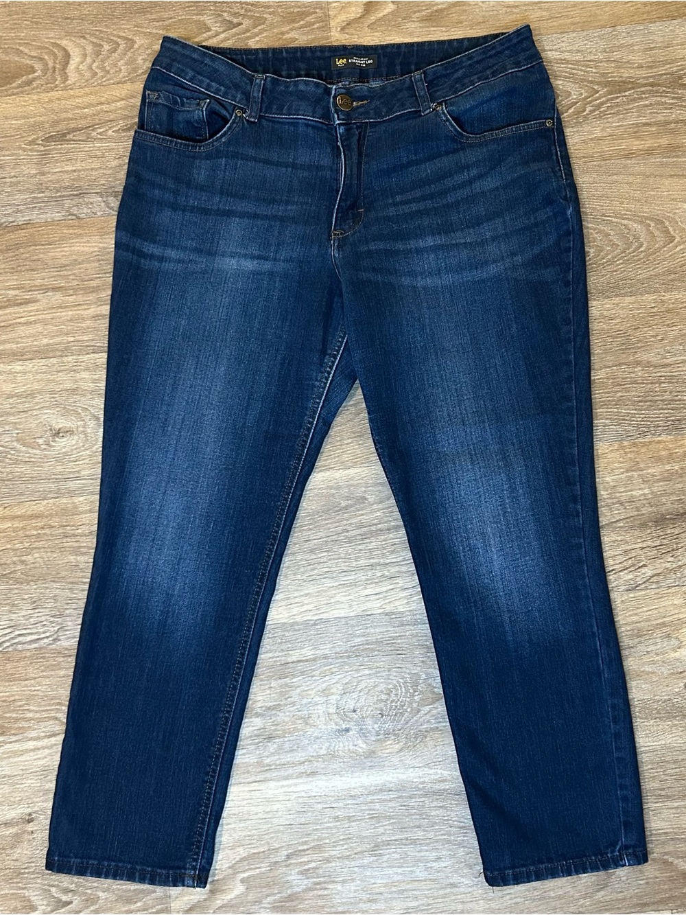 Lee Women’s Jeans Regular Fit Straight Leg Mid-Rise - Dark Wash Size 16W